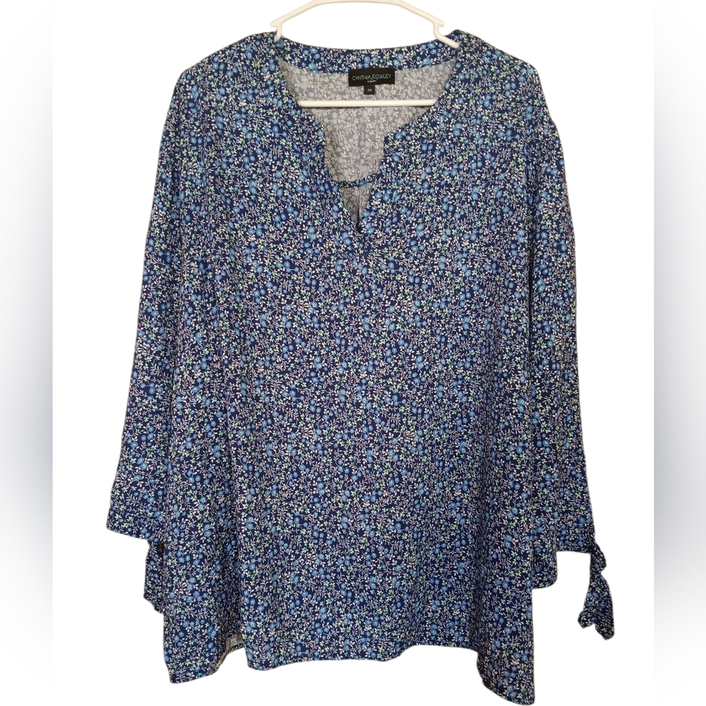 Cynthia Rowley Woman Blue and White Floral Tunic Top